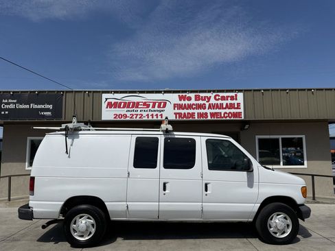 Used 2007 Ford E-250 and Econoline 250 RWD image 2