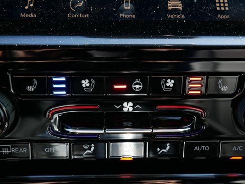 Certified 2025 Jeep Grand Cherokee L Limited w/ Luxury Tech Group II image 49