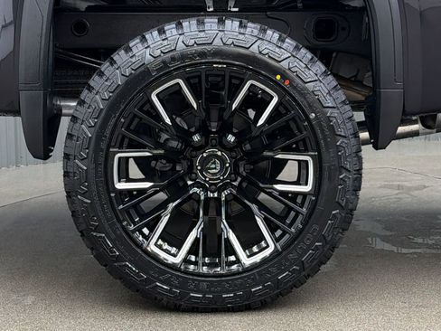 Used 2025 GMC Sierra 1500 Denali Ultimate AWD/4WD image 11
