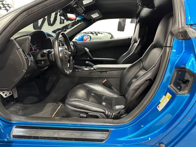 Used 2008 Chevrolet Corvette Coupe w/ Z51 Performance Package RWD image 9