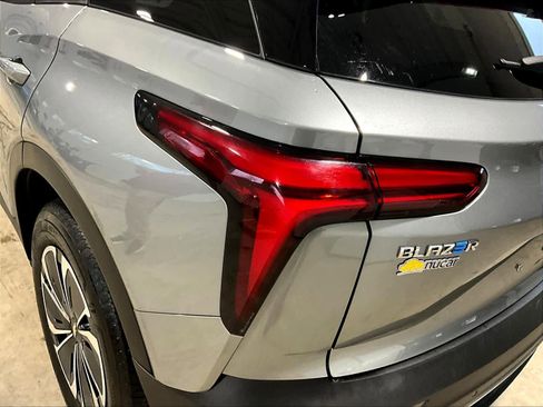 Used 2024 Chevrolet Blazer EV LT image 34