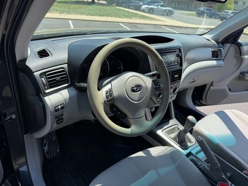 Used 2013 Subaru Forester 2.5X Premium w/ Popular Pkg 1 AWD/4WD image 18