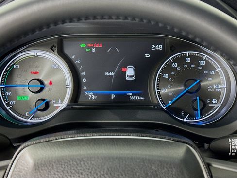 Certified 2024 Toyota Venza LE AWD/4WD image 12