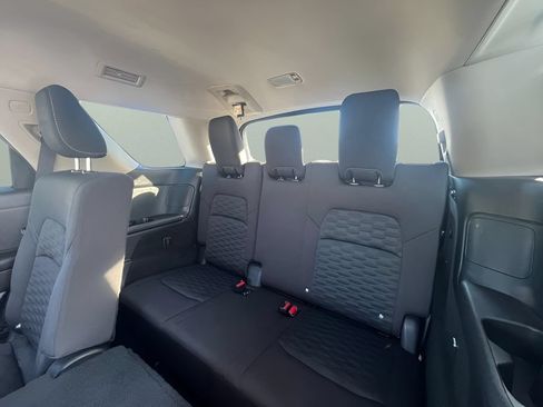Used 2022 Nissan Pathfinder SV FWD image 21