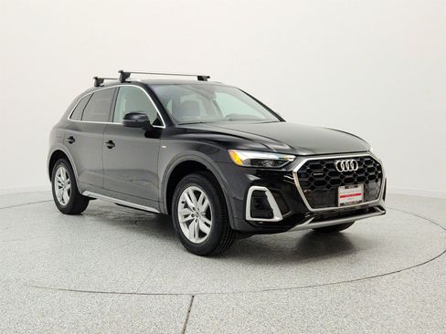 Used 2023 Audi Q5 2.0T Premium w/ Convenience Package AWD/4WD image 3