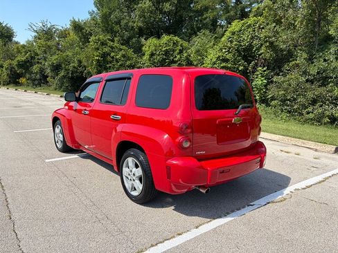 Used 2010 Chevrolet HHR LT FWD image 3