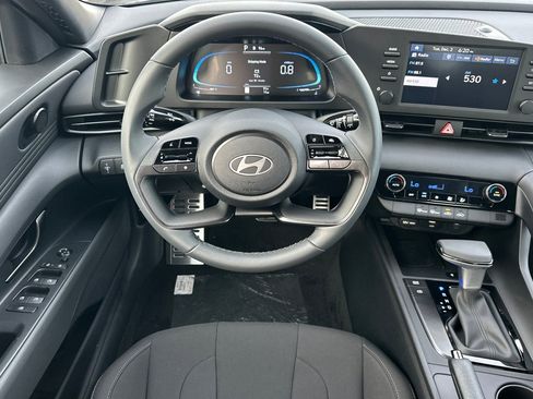 Used 2026 Hyundai Elantra Sport FWD image 17