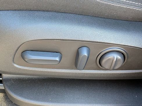 Used 2023 GMC Terrain SLE w/ Driver Convenience Package image 20