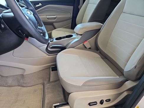 Used 2014 Ford Escape SE w/ Equipment Group 201A FWD image 19