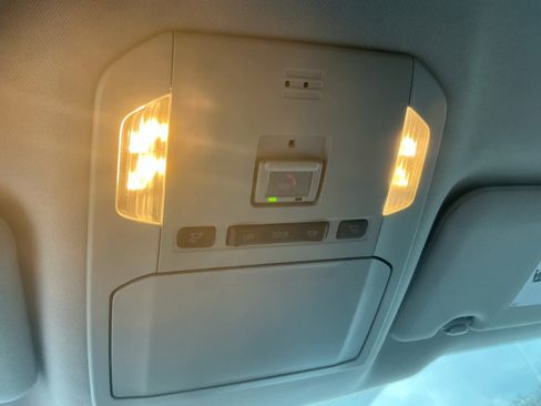 Used 2023 Toyota Highlander L image 22