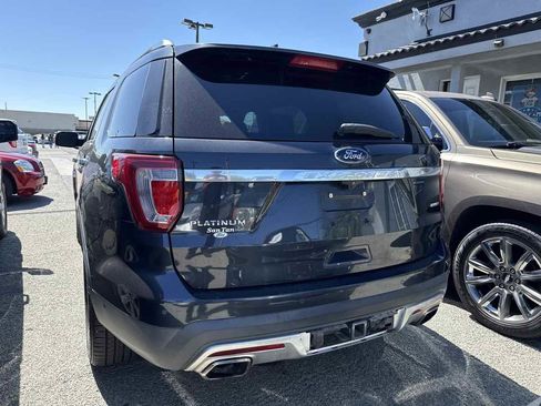 Used 2017 Ford Explorer Platinum AWD/4WD image 4