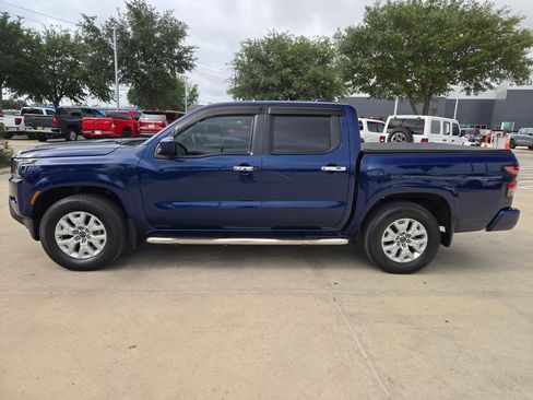Used 2023 Nissan Frontier SV w/ SV Convenience Package RWD image 6