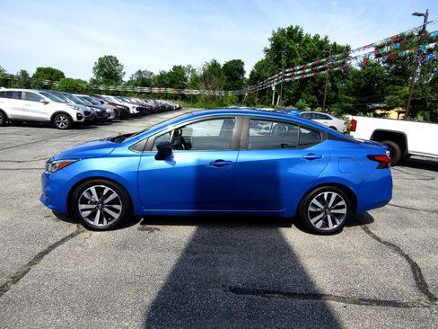 Used 2020 Nissan Versa SR w/ Convenience Package image 4