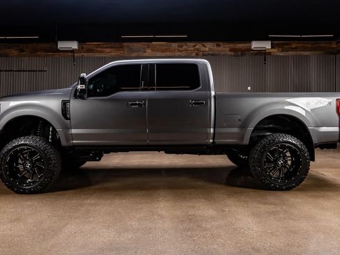 Used 2021 Ford F350 Platinum AWD/4WD image 4