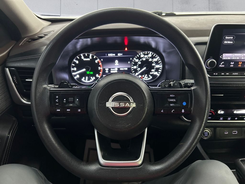 Used 2023 Nissan Rogue SV FWD image 9