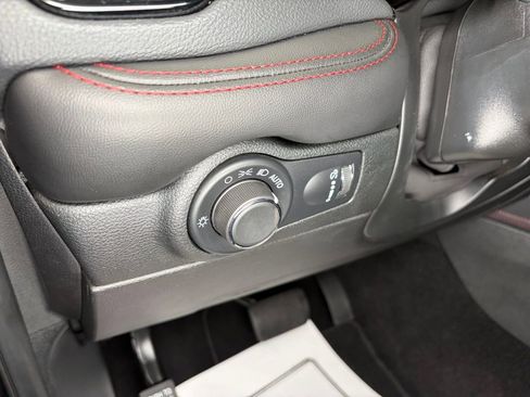 Used 2025 Dodge Durango GT image 16