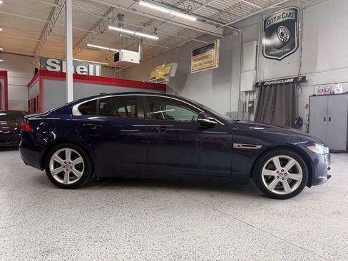 Used 2017 Jaguar XE Premium RWD image 6