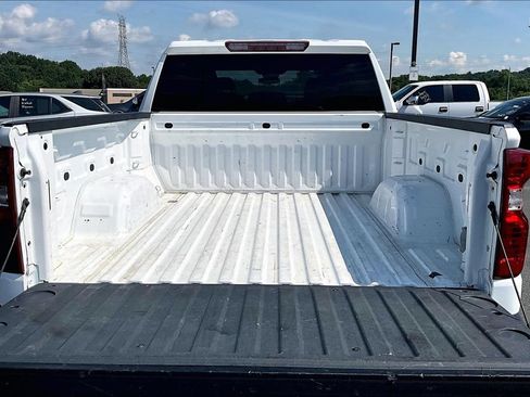 Used 2022 Chevrolet Silverado 1500 Custom Trail Boss w/ LPO, Dark Essentials Package AWD/4WD image 9