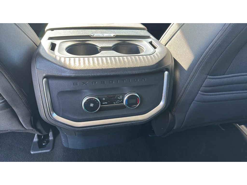 Used 2025 Ford Expedition Active AWD/4WD image 21