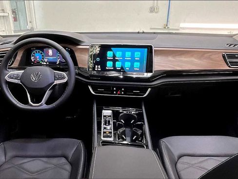 New 2026 Volkswagen Atlas SE image 7