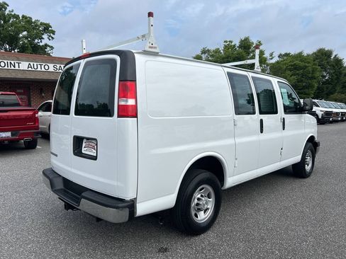 Used 2022 Chevrolet Express 2500 w/ Driver Convenience Package RWD image 9