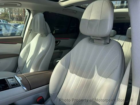 Used 2023 Mercedes-Benz EQS 580 4MATIC SUV image 12