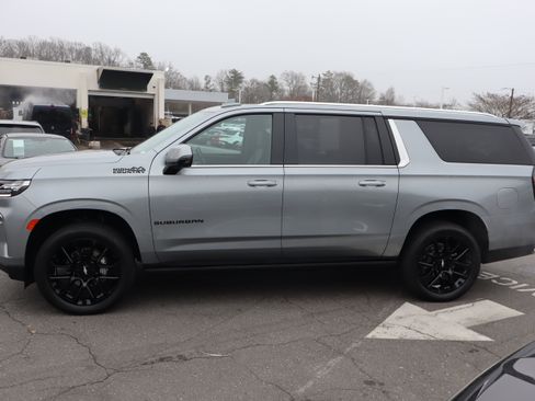 Certified 2024 Chevrolet Suburban High Country image 7