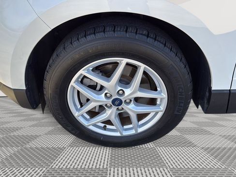 Used 2021 Ford Edge SEL w/ Convenience Package image 9