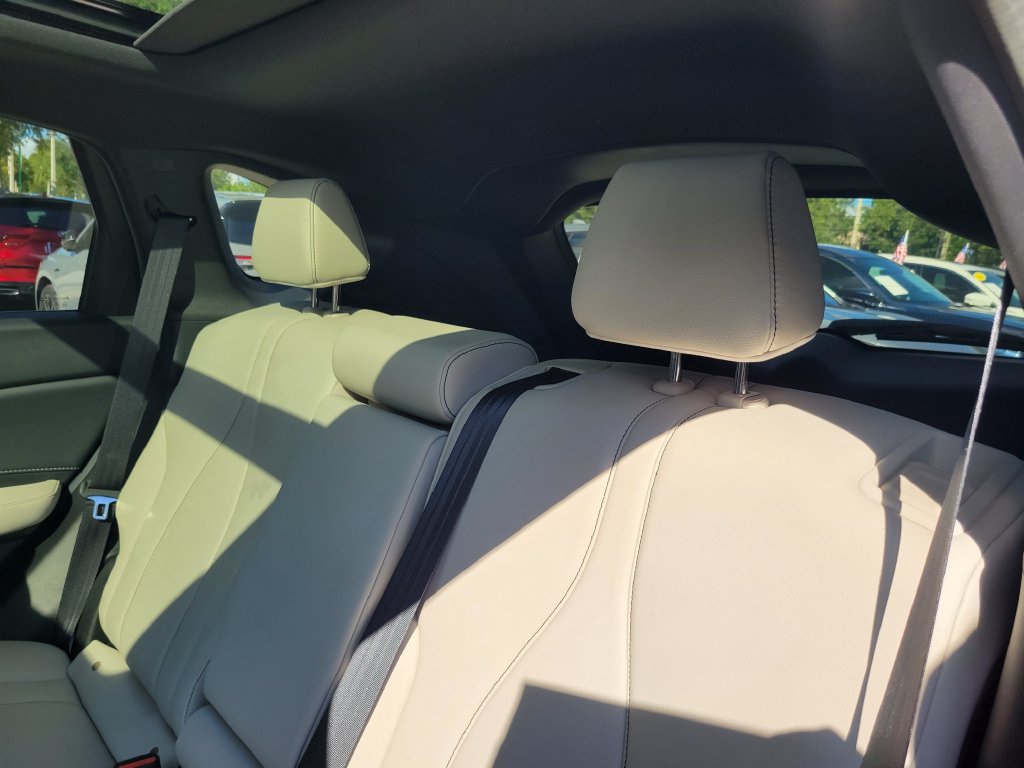 Used 2025 Acura RDX SH-AWD image 13