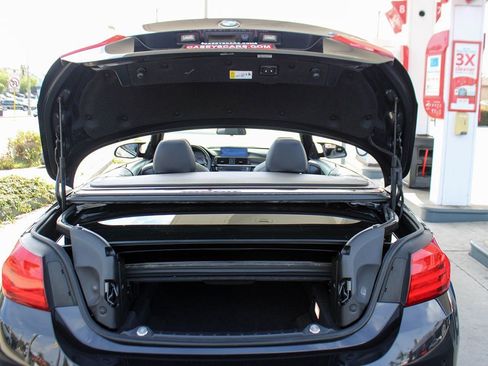 Used 2015 BMW M4 Convertible image 40