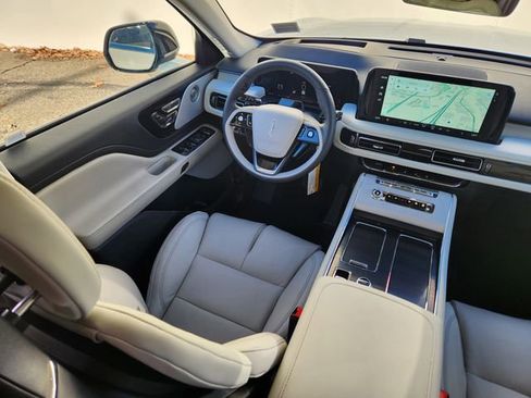 New 2026 Lincoln Aviator Reserve w/ Luxury Package image 10