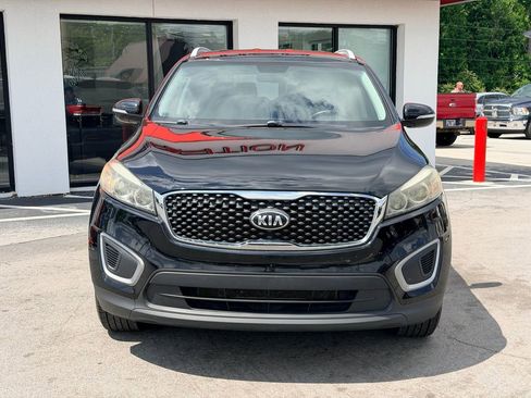 Used 2018 Kia Sorento FWD image 9