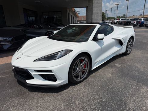 Used 2024 Chevrolet Corvette Stingray Preferred Cpe w/ Z51 Performance Package RWD image 3