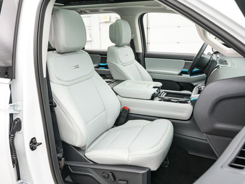 New 2026 Ford Expedition Max Platinum w/ Driver's Package image 32