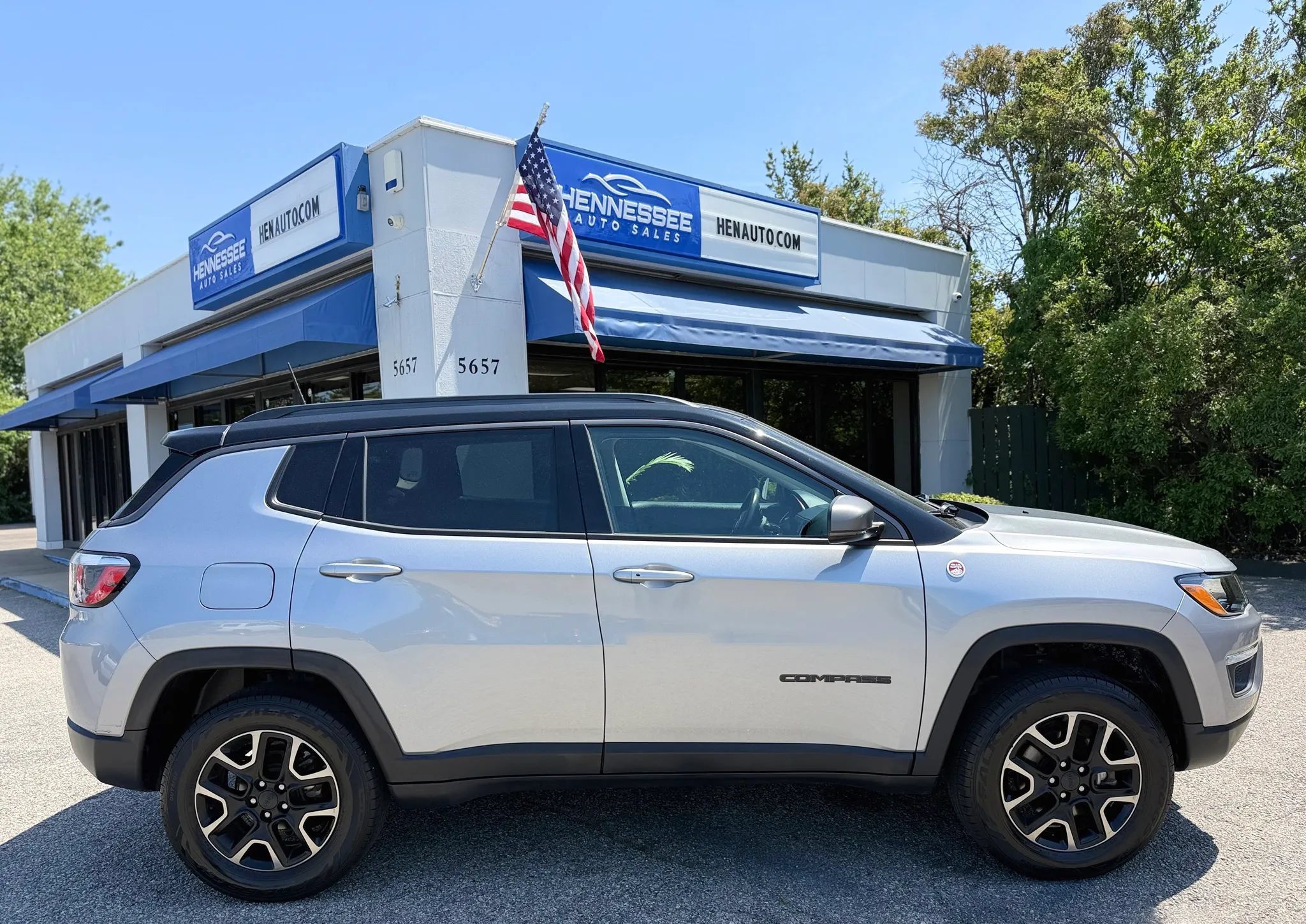 Used 2019 Jeep Compass Trailhawk w/ Cold Weather Group AWD/4WD image 7