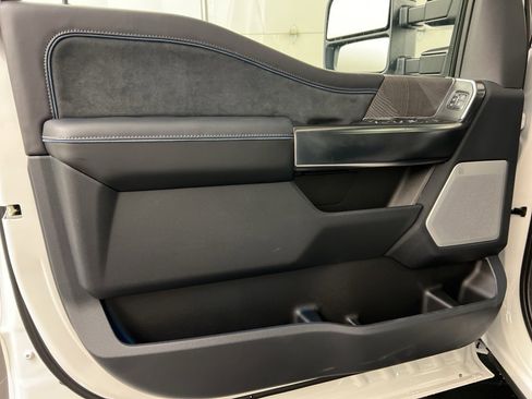 New 2025 Ford F250 Platinum image 34