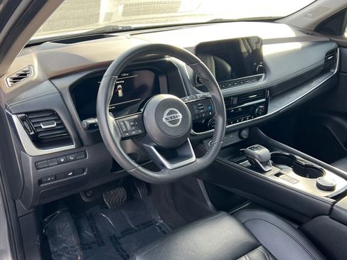 Used 2021 Nissan Rogue Platinum image 21