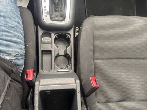 Used 2013 Volkswagen Tiguan S image 22