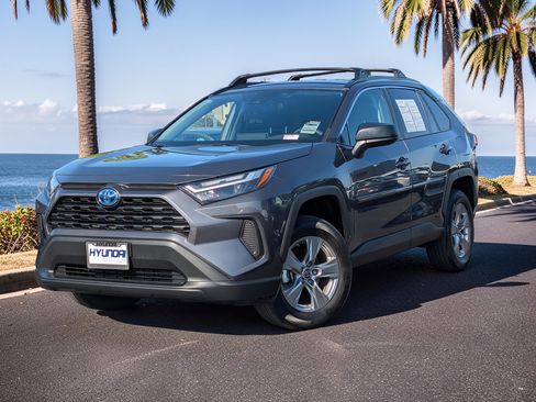 Used 2024 Toyota RAV4 LE AWD/4WD image 2