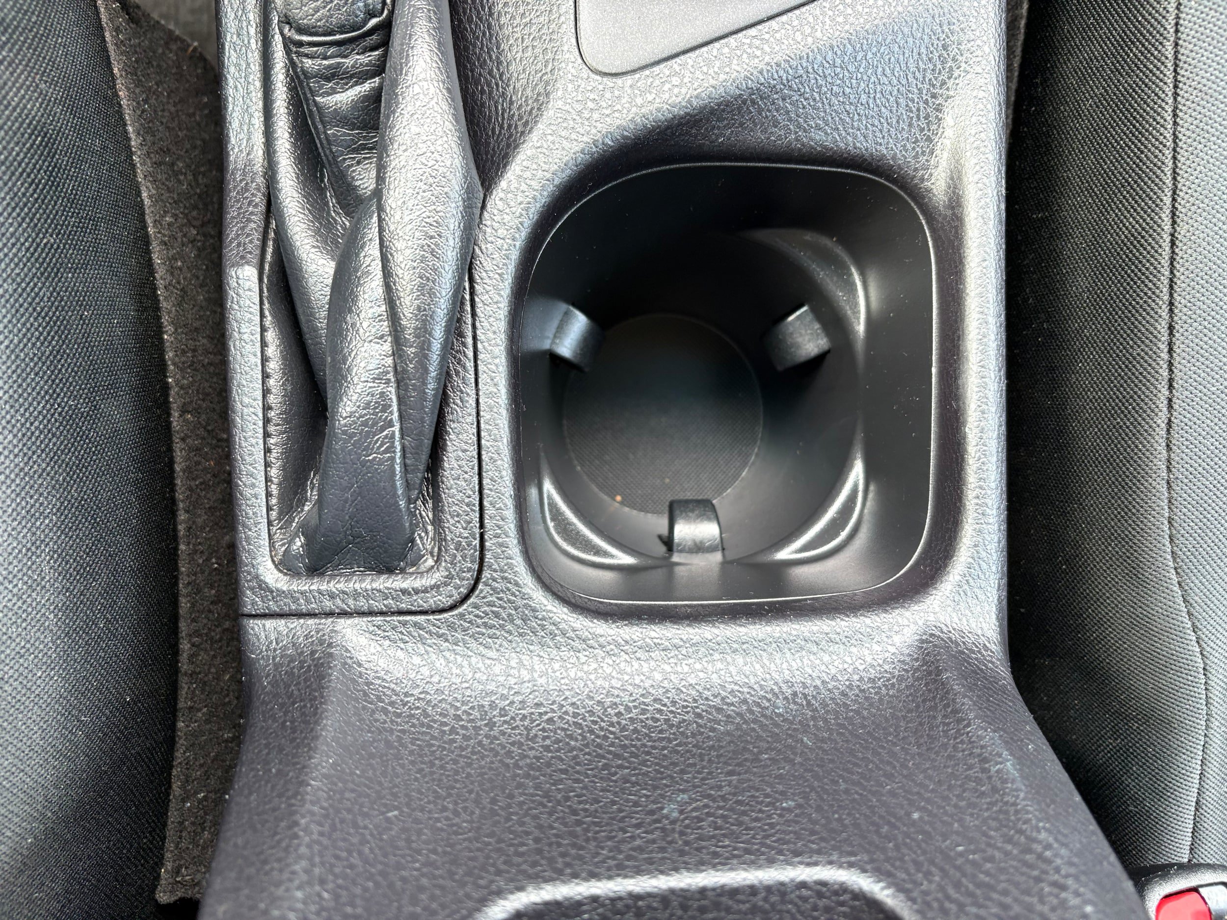Used 2016 Toyota RAV4 LE AWD/4WD image 39