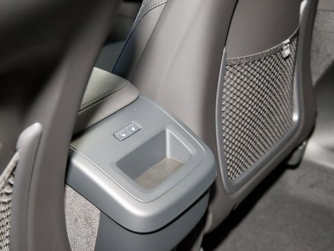 New 2026 Volvo XC60 B5 Plus w/ Climate Package image 21