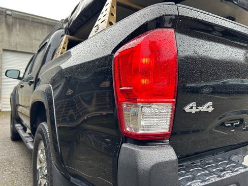 Used 2017 Toyota Tacoma SR5 w/ Tow Package image 35