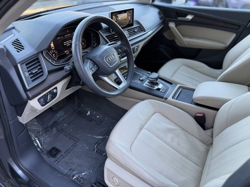 Used 2019 Audi Q5 Prestige w/ Prestige Package image 24