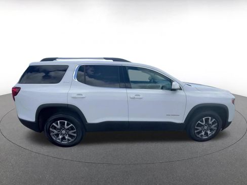 Used 2023 GMC Acadia SLT AWD/4WD image 16