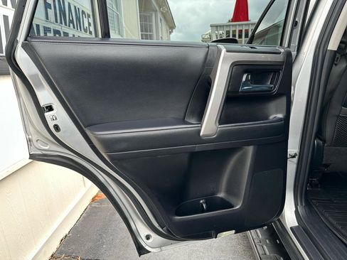 Used 2021 Toyota 4Runner SR5 Premium AWD/4WD image 21