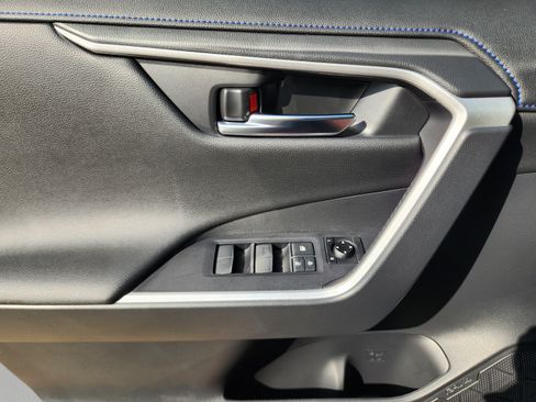 Used 2021 Toyota RAV4 XSE AWD/4WD image 19