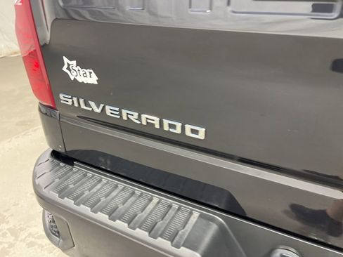 Used 2023 Chevrolet Silverado 1500 Custom image 18