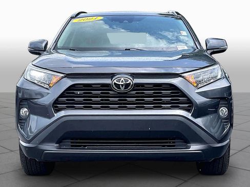 Used 2021 Toyota RAV4 XLE Premium FWD image 4