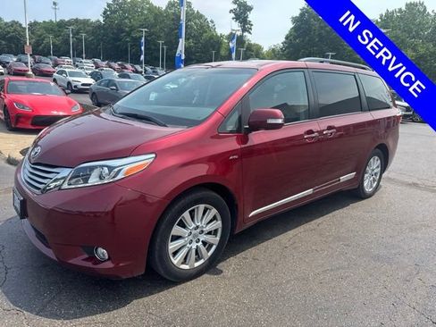 Used 2017 Toyota Sienna Limited Premium AWD/4WD image 2