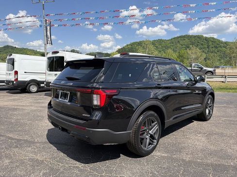 New 2026 Ford Explorer ST-Line AWD/4WD image 3